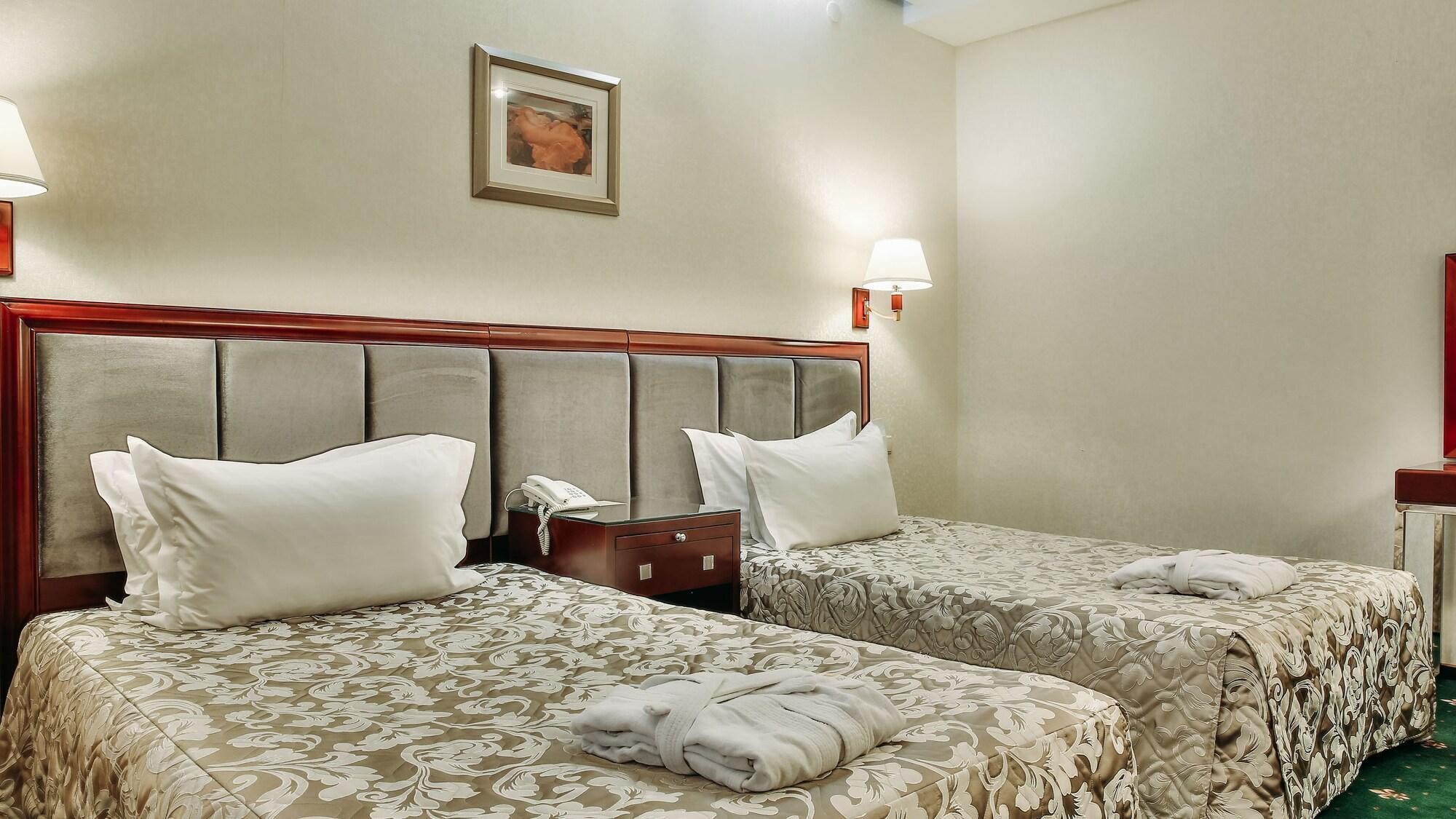 Hotel Goldman Empire Astana Zewnętrze zdjęcie