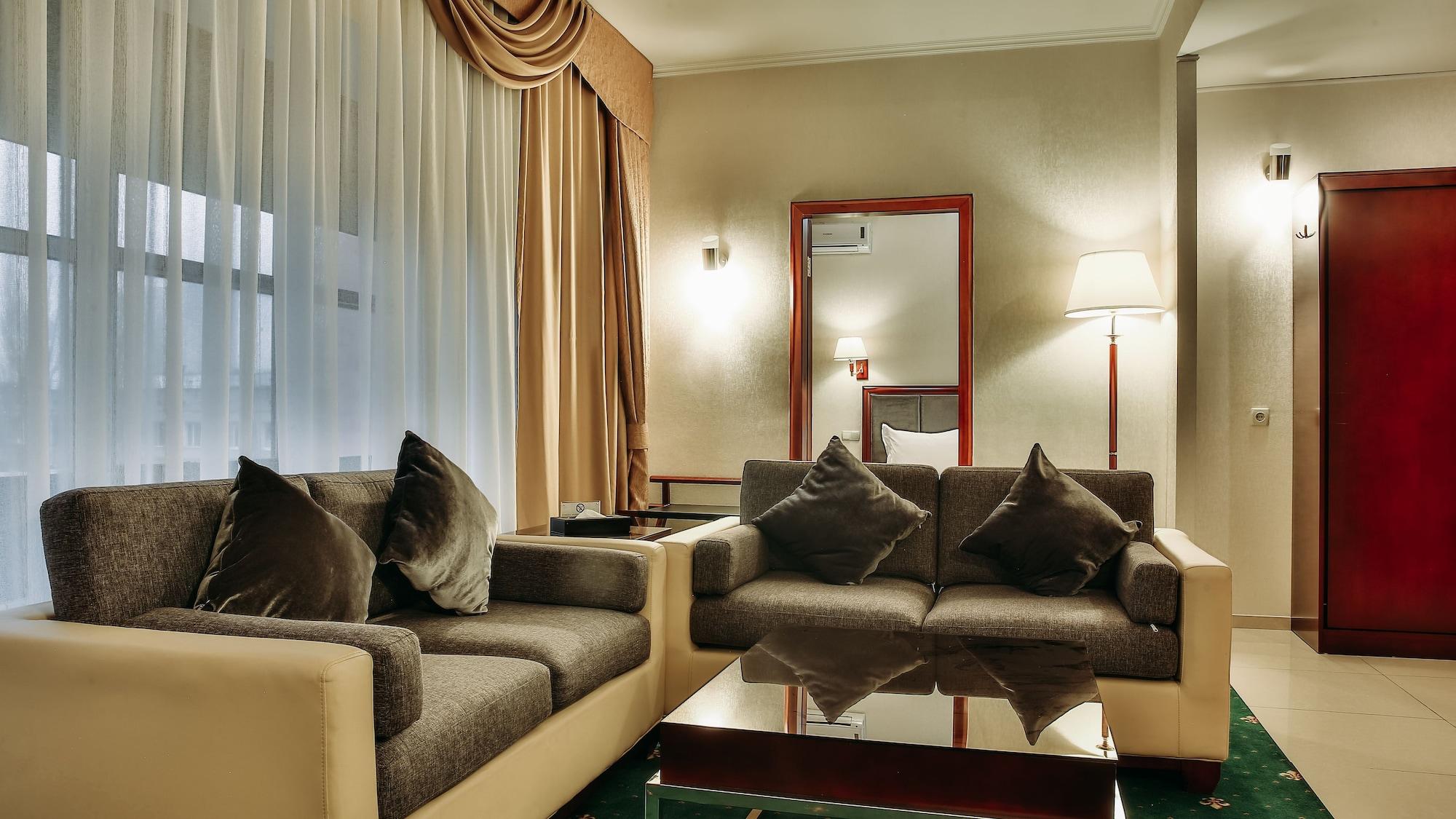 Hotel Goldman Empire Astana Zewnętrze zdjęcie