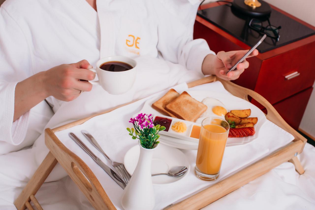Hotel Goldman Empire Astana Zewnętrze zdjęcie